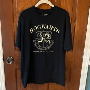 Black Hogwarts T-Shirt
